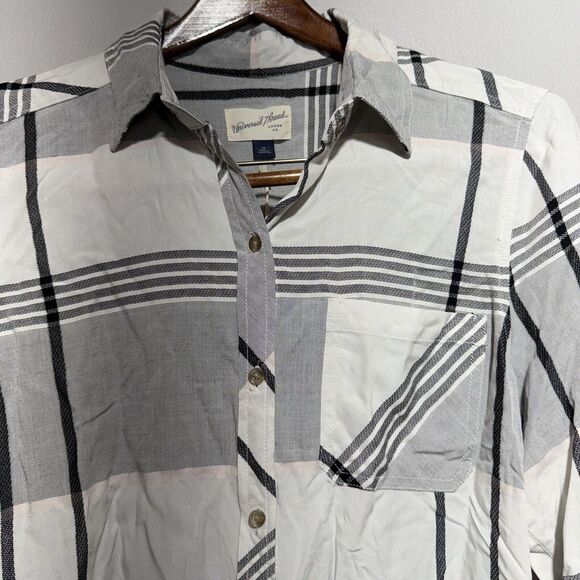 Universal Thread Button Up Shirt Women’s Size M Black & Cream Hint of Pink Plaid - Picture 2 of 10